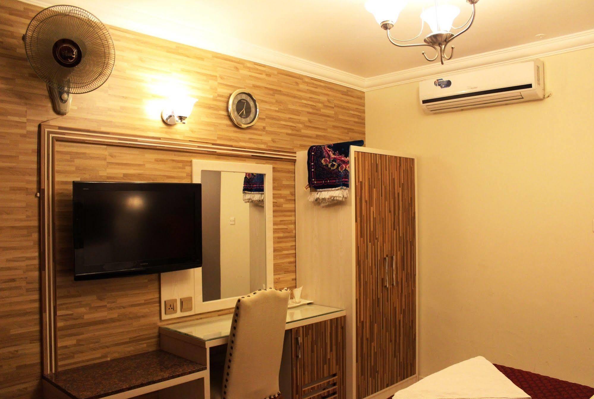 Sutchi Hotel Дубай Екстер'єр фото
