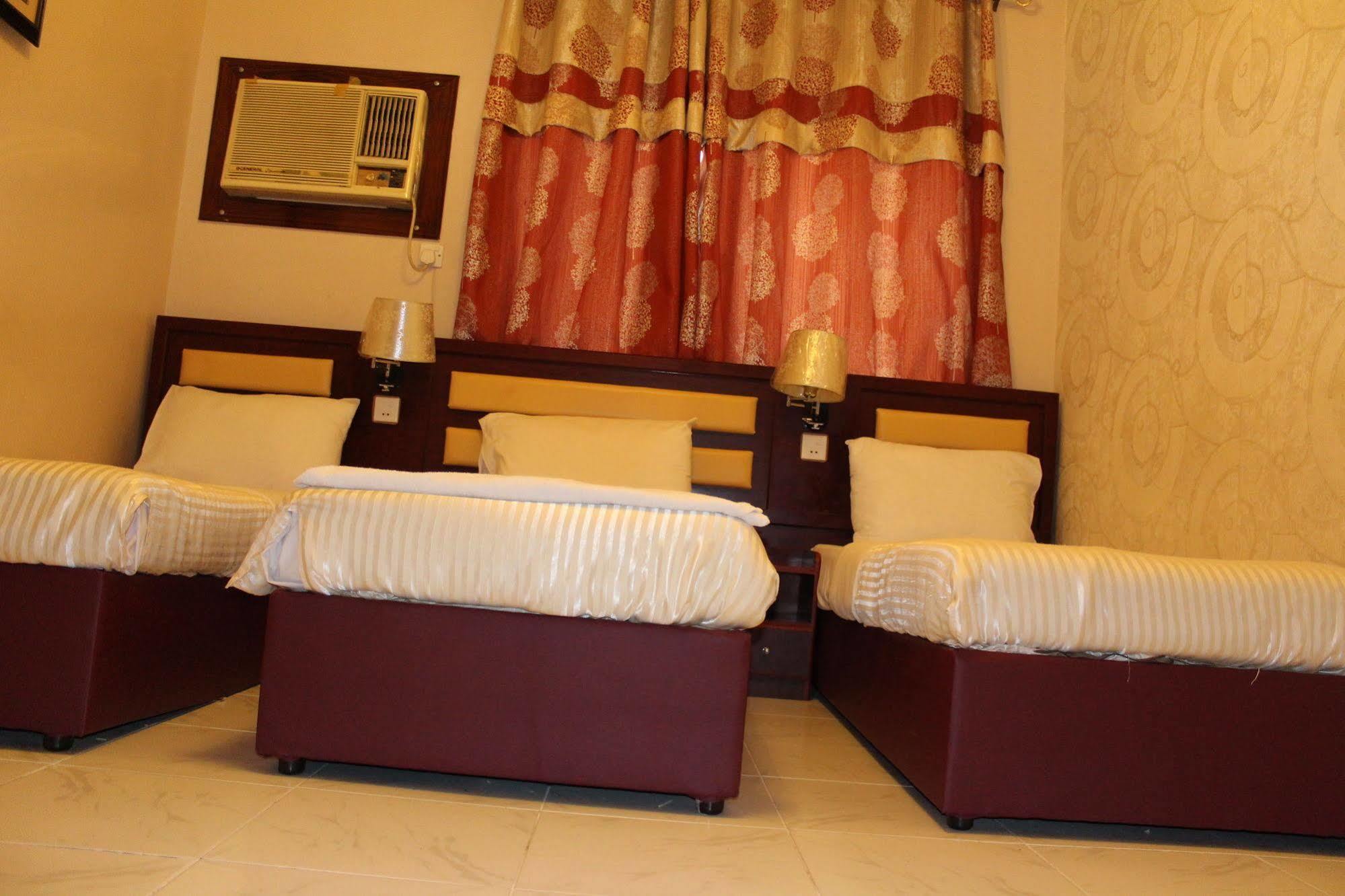 Sutchi Hotel Дубай Екстер'єр фото