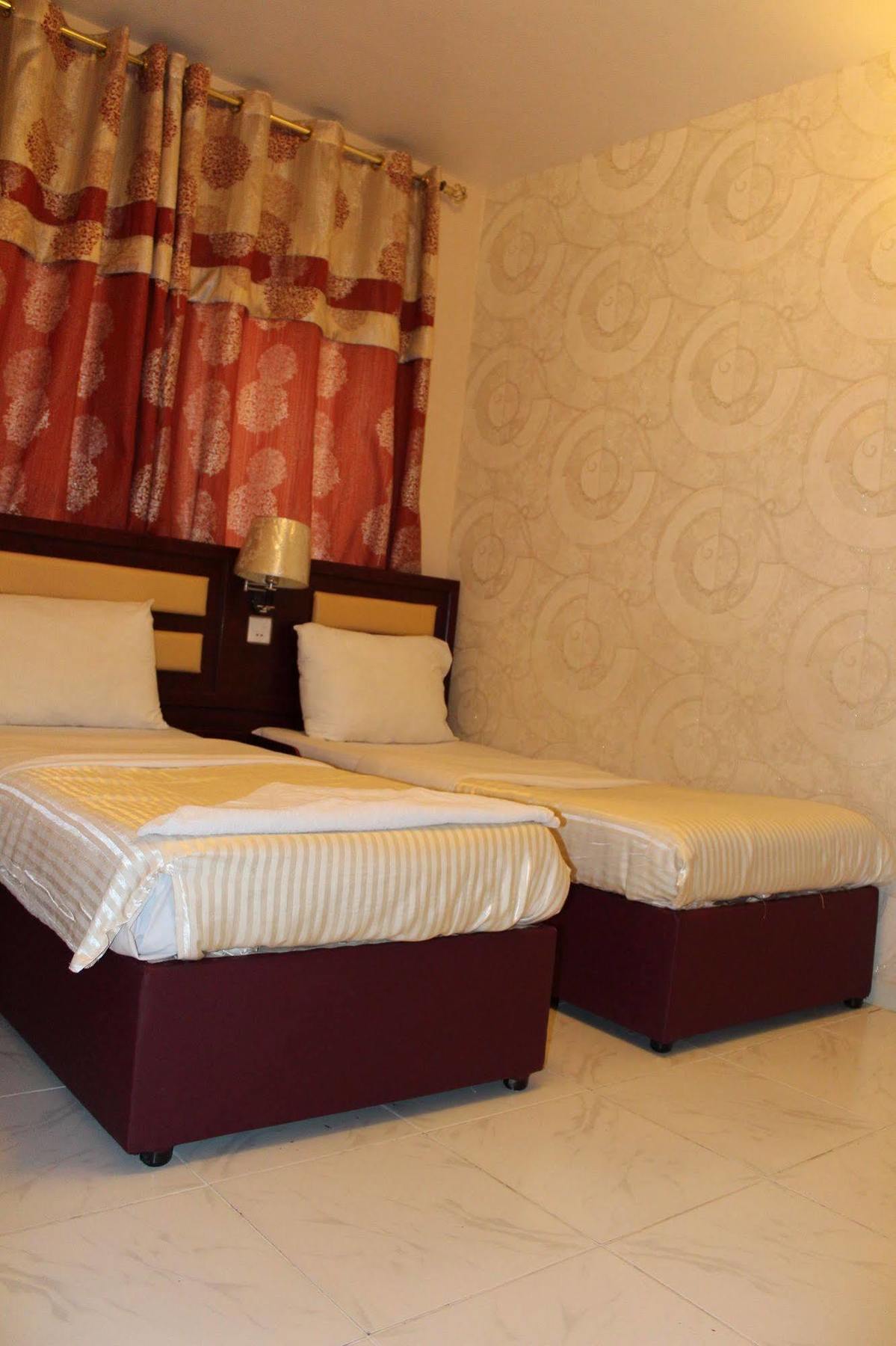 Sutchi Hotel Дубай Екстер'єр фото